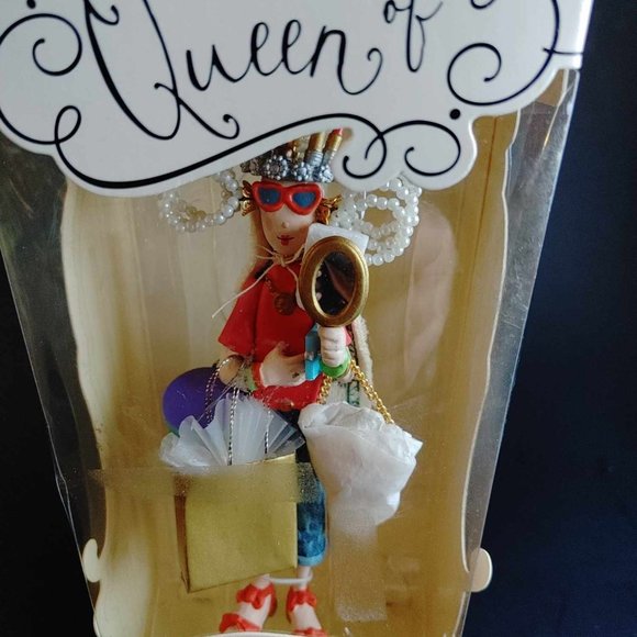 2004 Hallmark Keepsake Ornament QUEEN OF SHOPPING Artist Sue Tague 5” New in Box - Picture 2 of 7